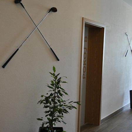Hotel Golf Jezera Ostrožská Nová Ves Exteriör bild