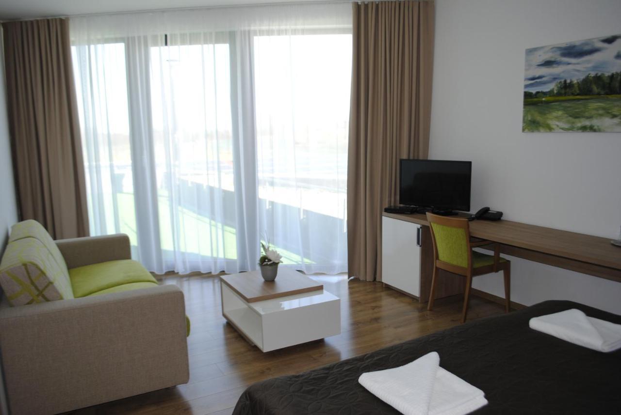 Hotel Golf Jezera Ostrožská Nová Ves Exteriör bild