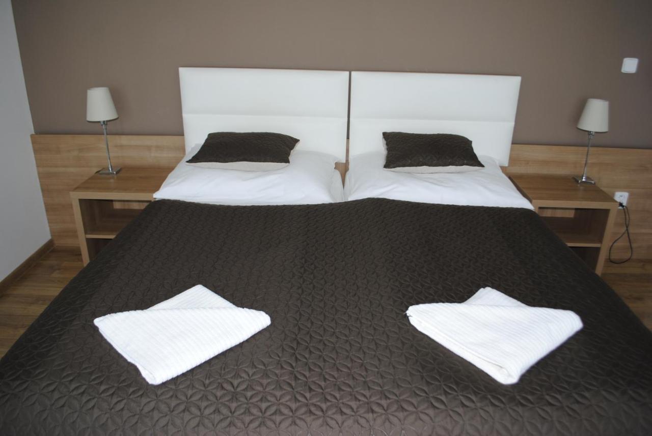 Hotel Golf Jezera Ostrožská Nová Ves Exteriör bild