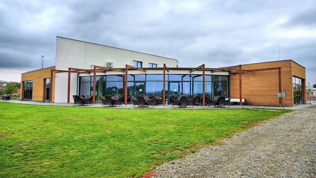 Hotel Golf Jezera Ostrožská Nová Ves Exteriör bild